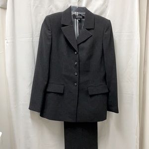 KASPER PANTSUIT SIZE 6